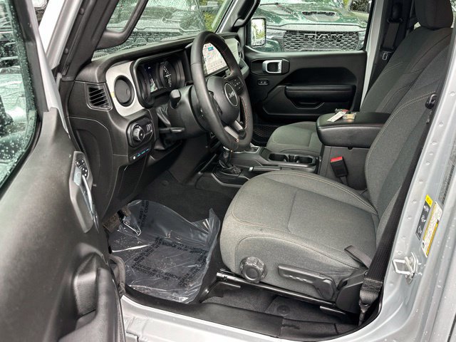 Used 2024 Jeep Wrangler Unlimited w/ Convenience Group AWD/4WD image 26