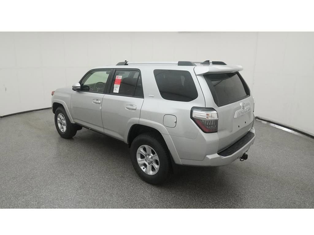 Used 2022 Toyota 4Runner SR5 Premium w/ Moonroof Package AWD/4WD image 6