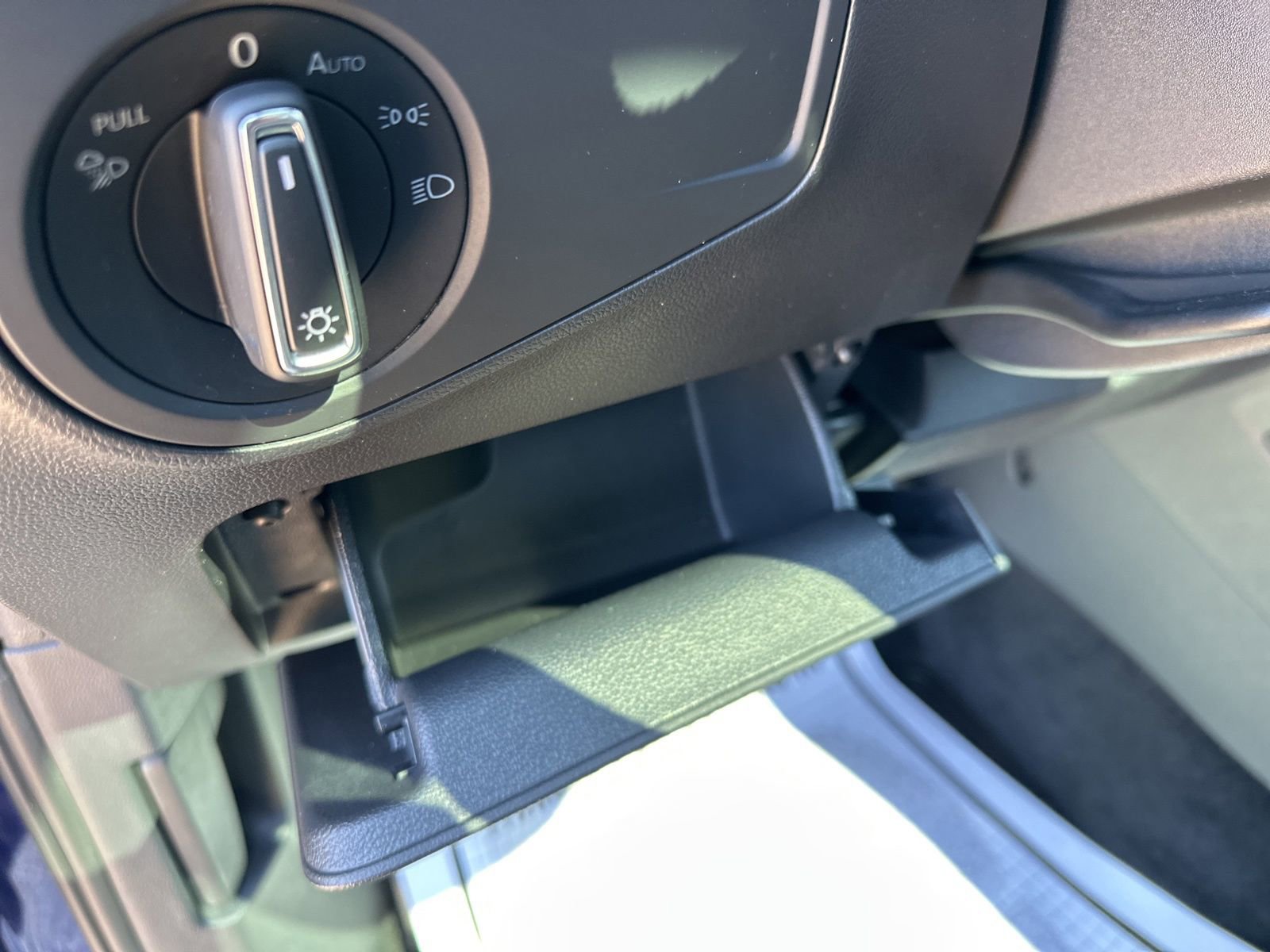 Certified 2022 Volkswagen Tiguan SEL R-Line image 16