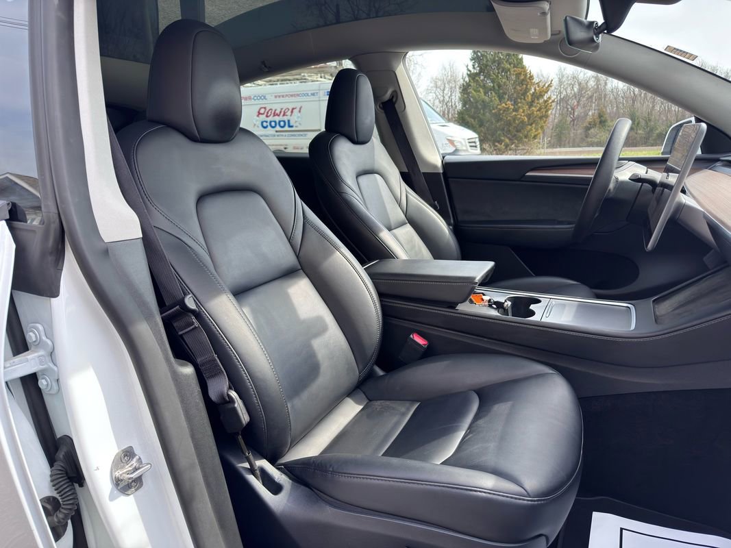 Used 2024 Tesla Model Y 2WD image 26