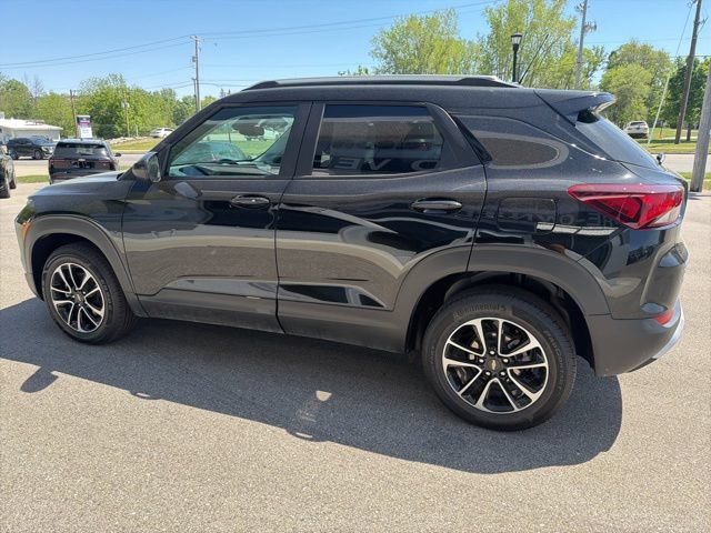 Used 2025 Chevrolet TrailBlazer LT AWD/4WD image 5