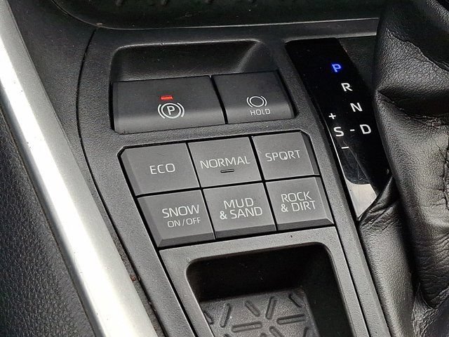 Used 2019 Toyota RAV4 LE w/ All Weather Liner Package AWD/4WD image 27