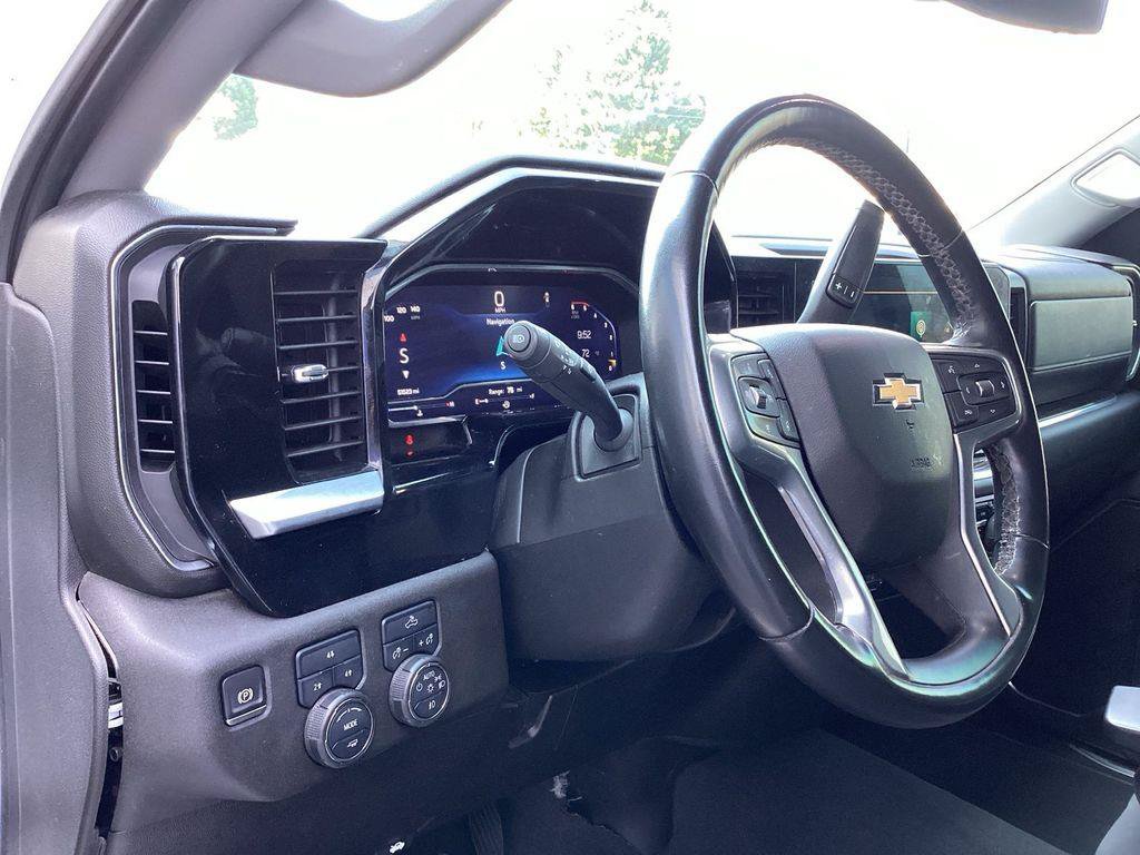 Used 2024 Chevrolet Silverado 2500 LT AWD/4WD image 10
