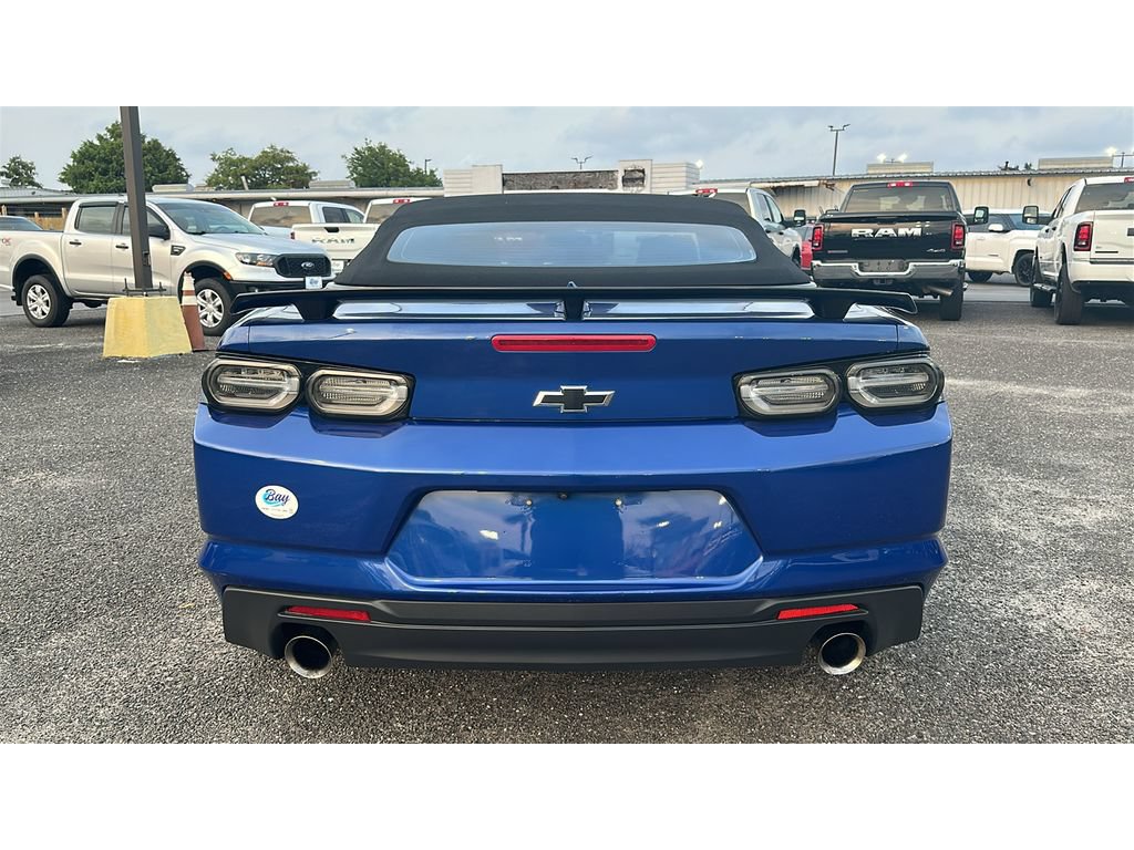 Used 2021 Chevrolet Camaro LT RWD image 5