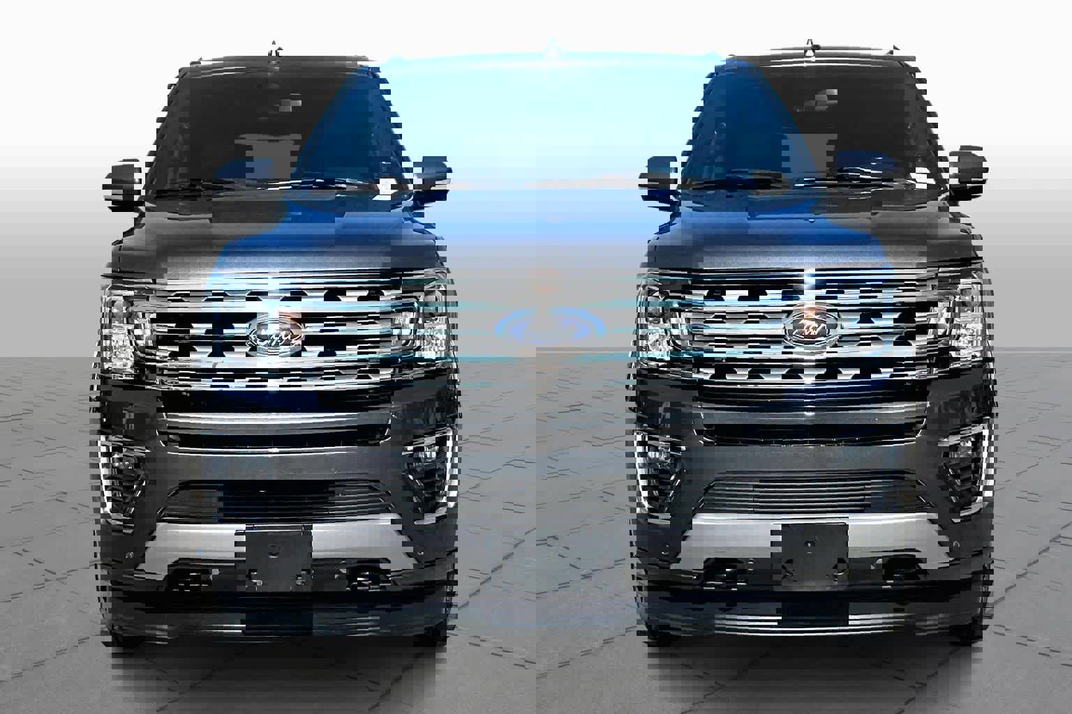 Used 2018 Ford Expedition Limited w/ Equipment Group 301A image 4