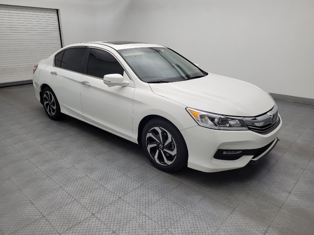 Used 2017 Honda Accord EX image 11