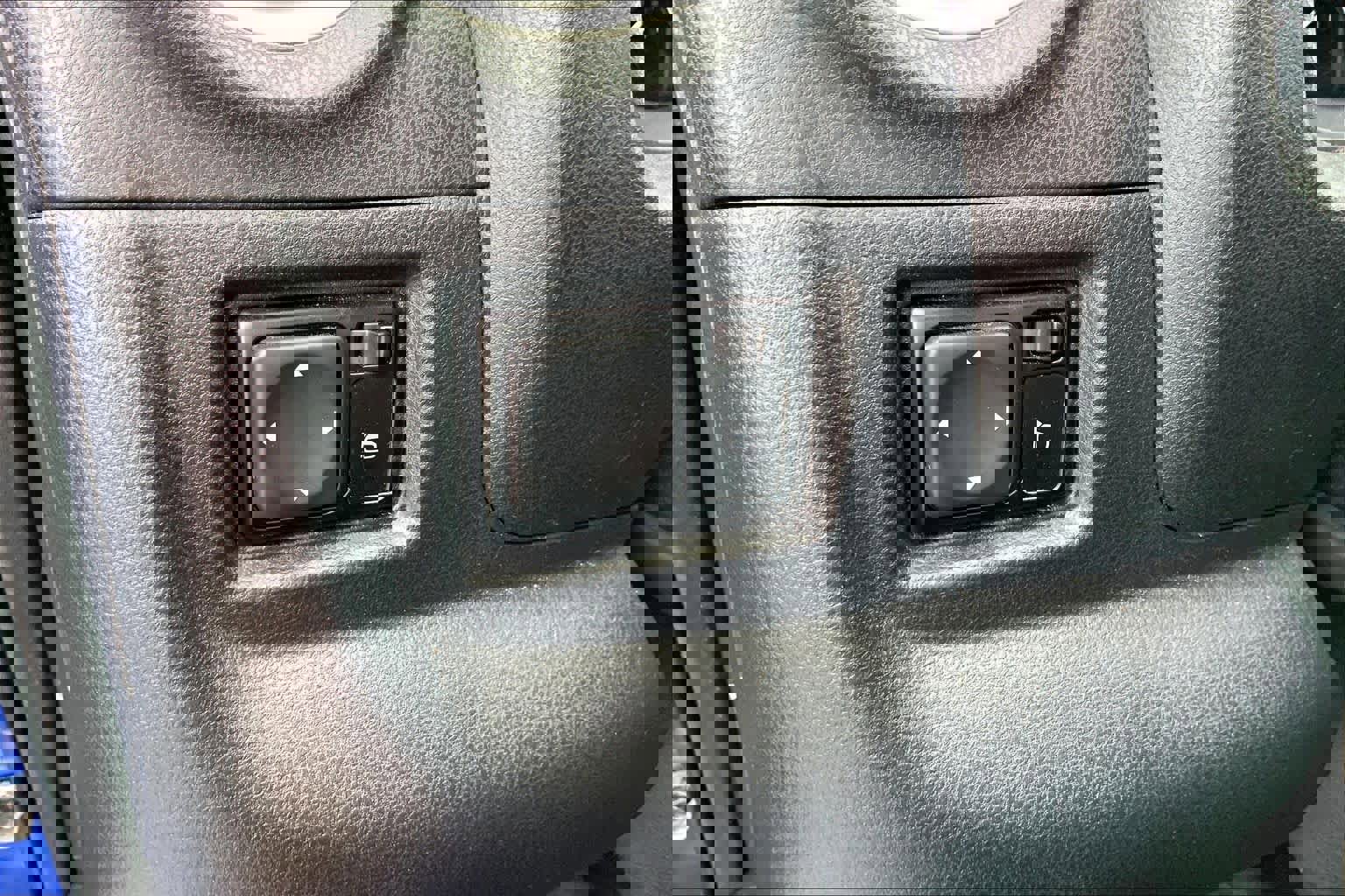 Used 2017 Nissan Versa Note SV w/ SV Appearance Package image 34