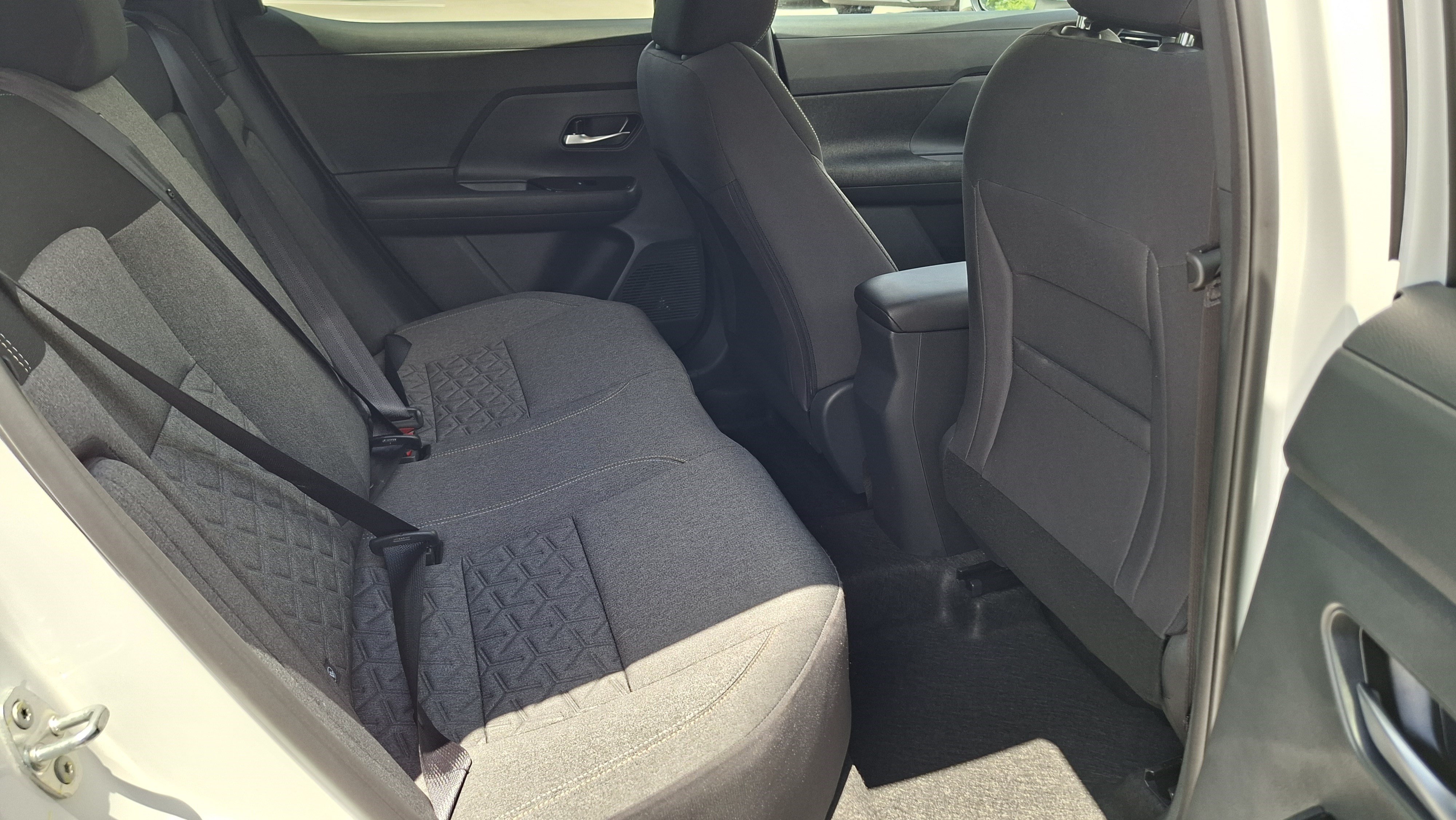 Certified 2025 Nissan Kicks SV FWD image 21