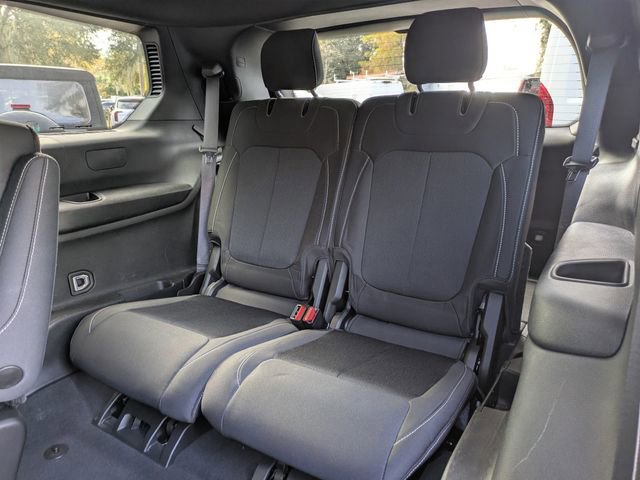 Used 2024 Jeep Grand Cherokee L Laredo image 18