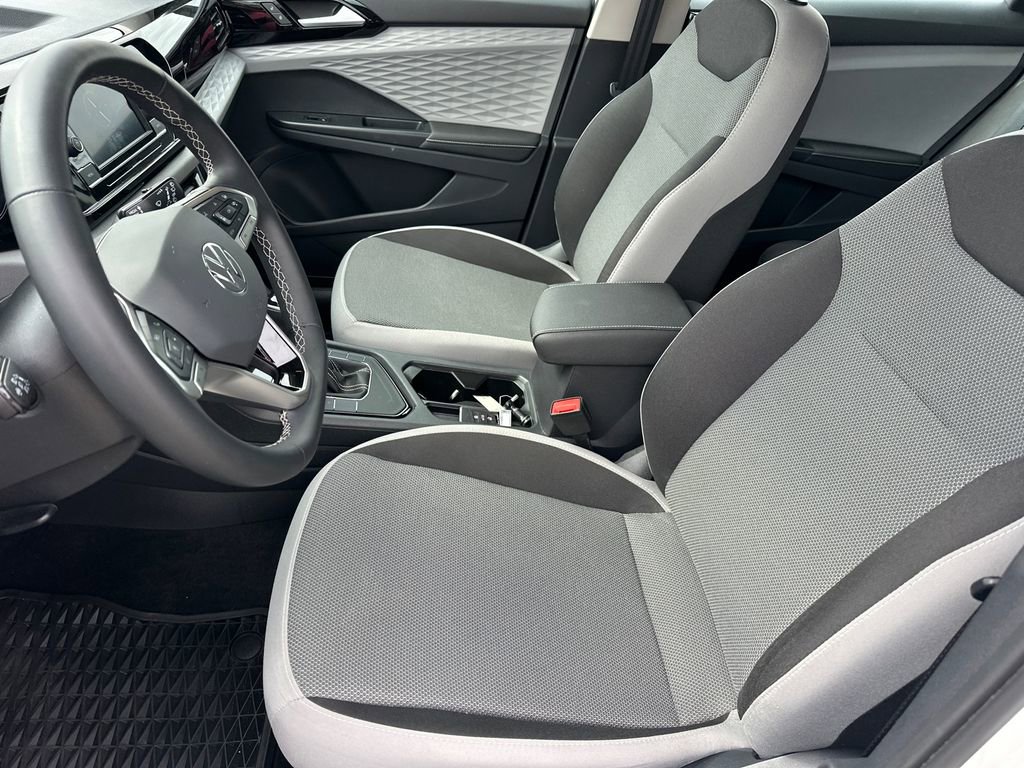 Used 2024 Volkswagen Taos S image 9