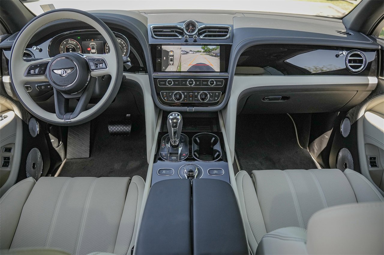 New 2025 Bentley Bentayga Extended Wheelbase image 4
