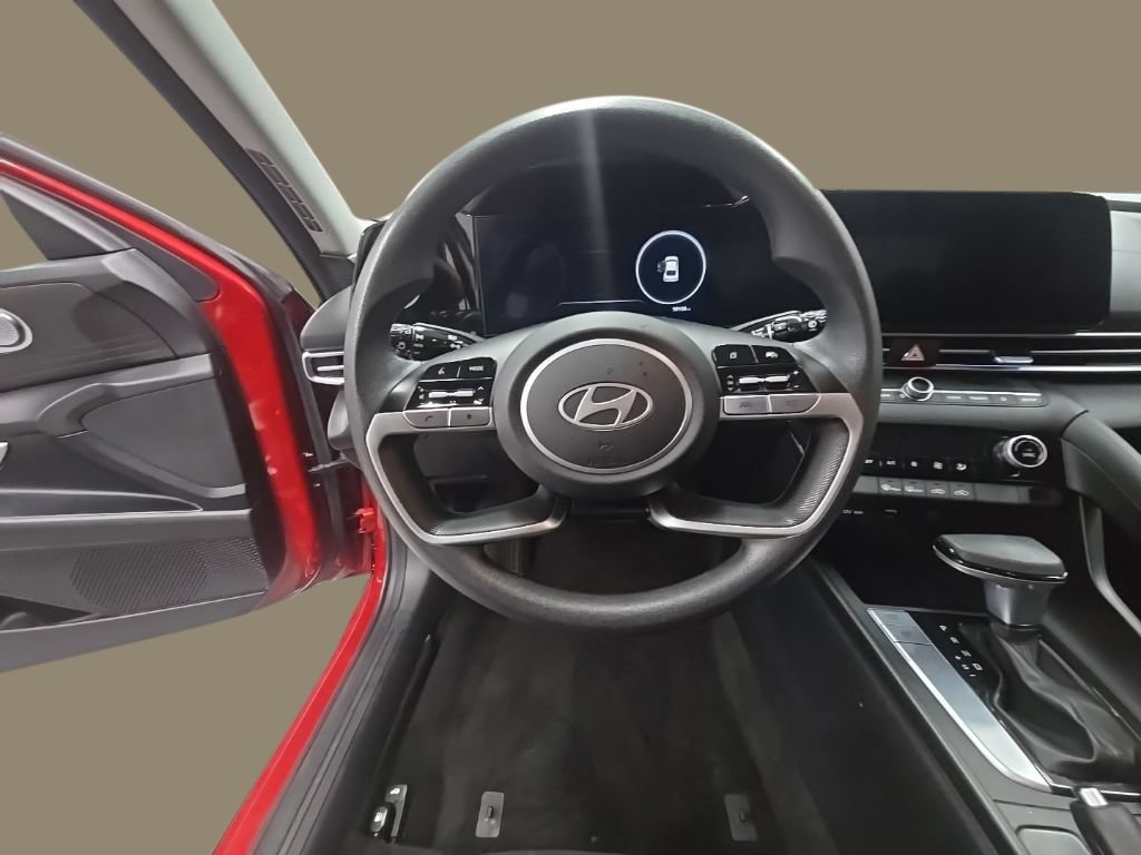 Used 2024 Hyundai Elantra SEL FWD image 28