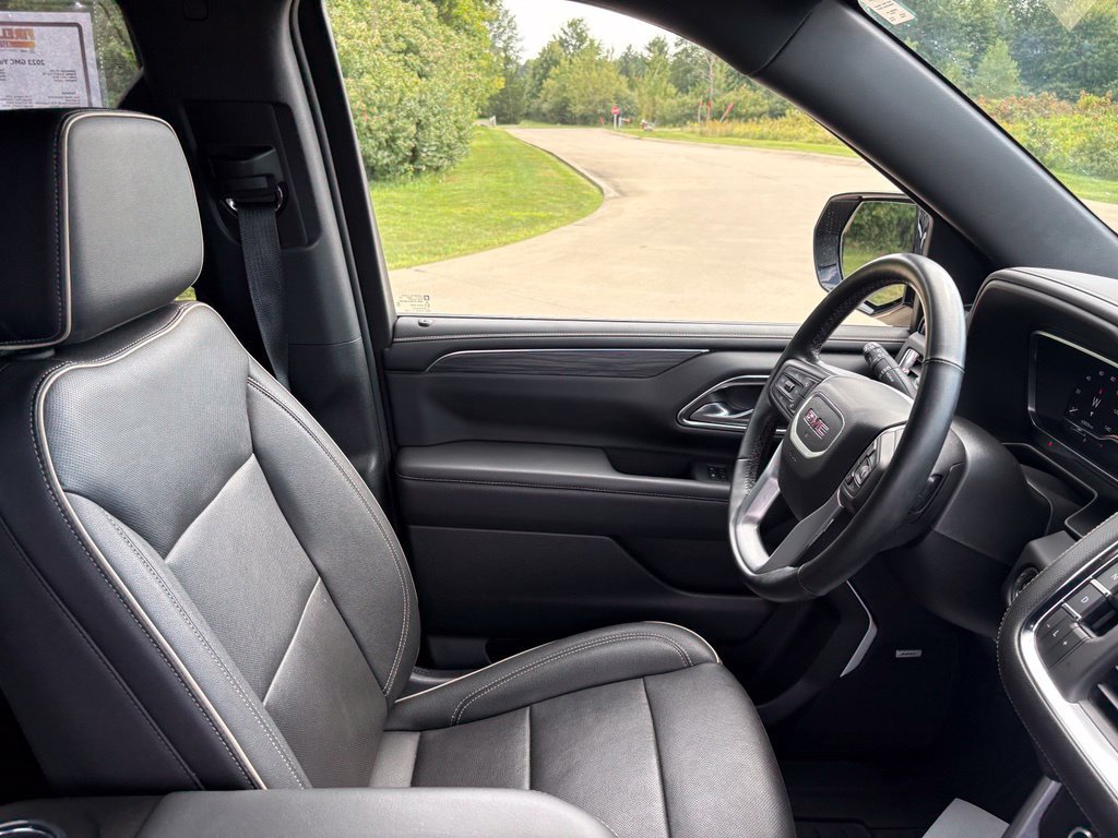 Used 2023 GMC Yukon XL SLT w/ SLT Luxury Package AWD/4WD image 40