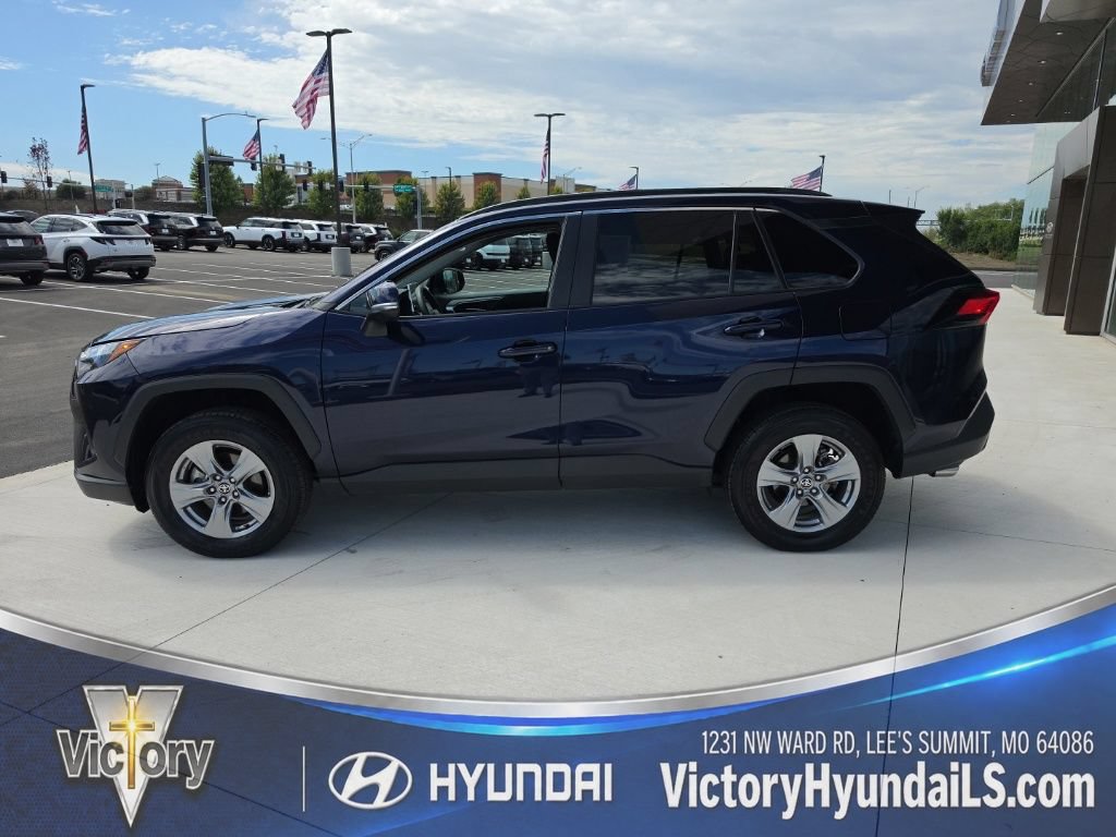Used 2025 Toyota RAV4 XLE AWD/4WD image 2