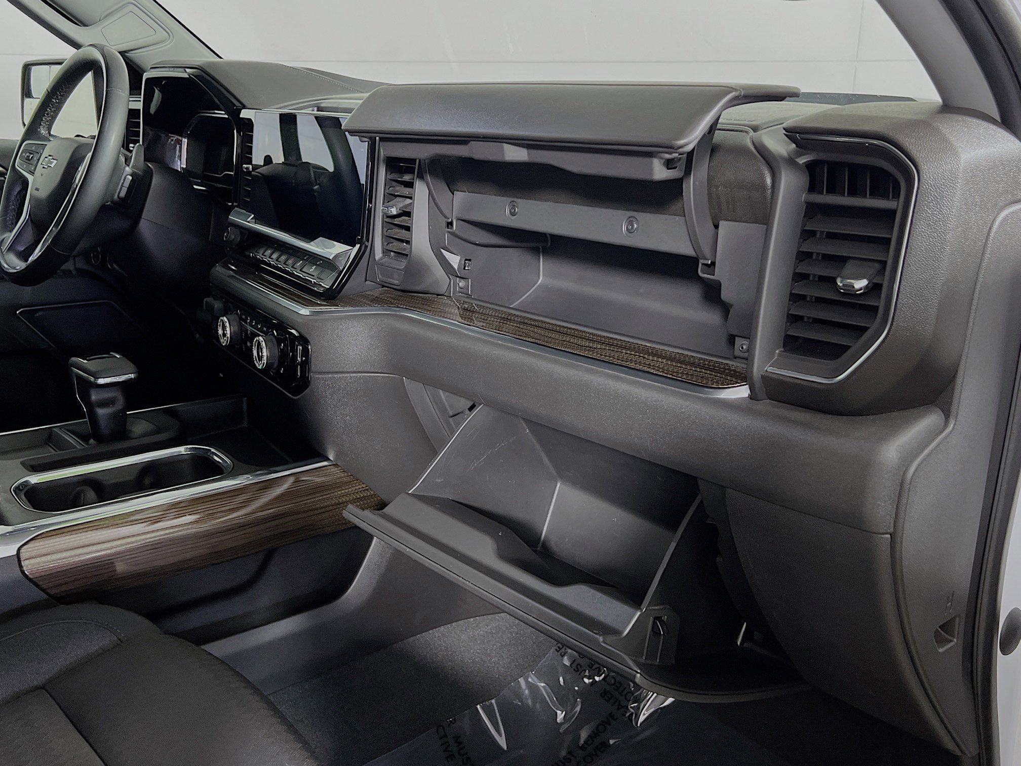 Used 2023 Chevrolet Silverado 1500 LT Trail Boss w/ Protection Package image 34