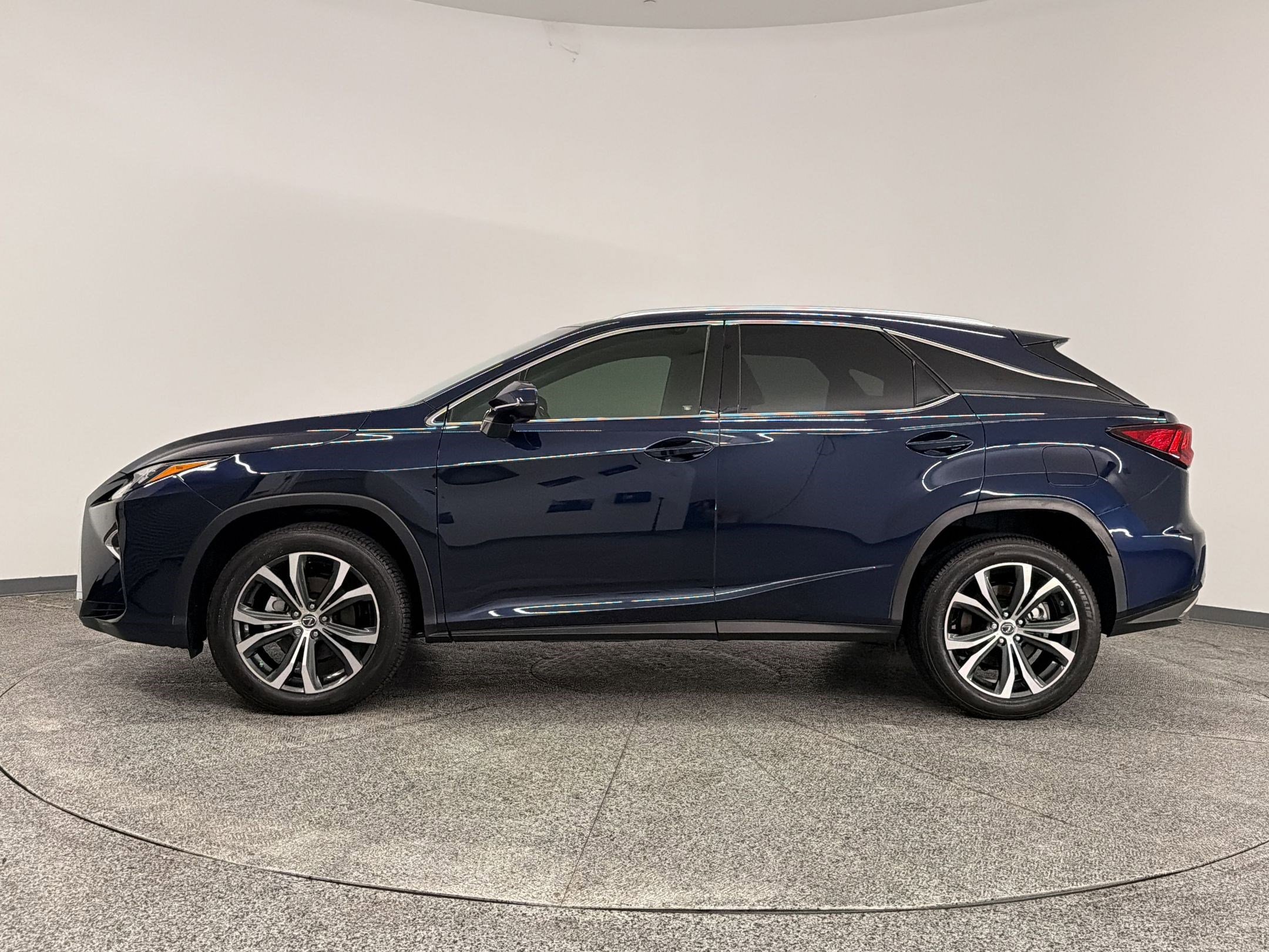 Used 2019 Lexus RX 350 FWD w/ Navigation Package image 2