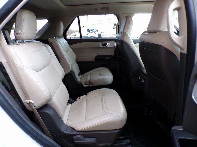 Used 2020 Ford Explorer Platinum w/ Premium Technology Package image 13