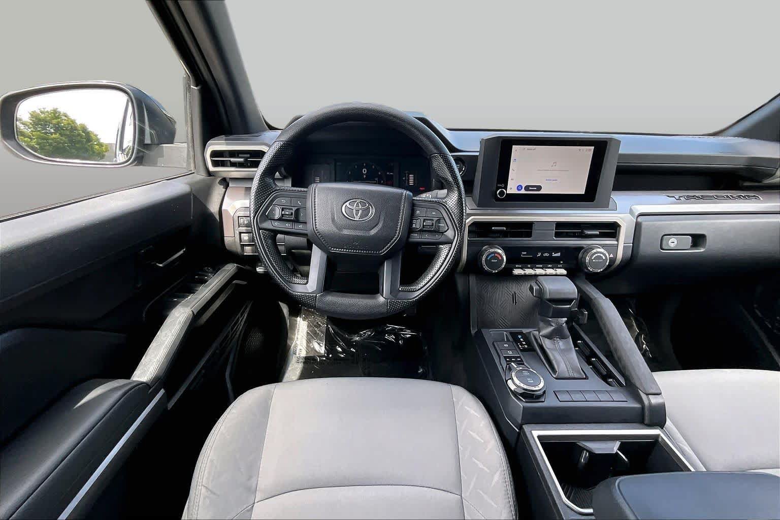 Used 2025 Toyota Tacoma SR5 AWD/4WD image 6
