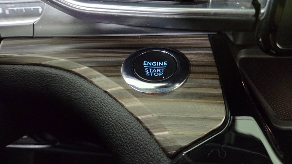 Used 2023 Ford Explorer Limited w/ Equipment Group 301A image 22