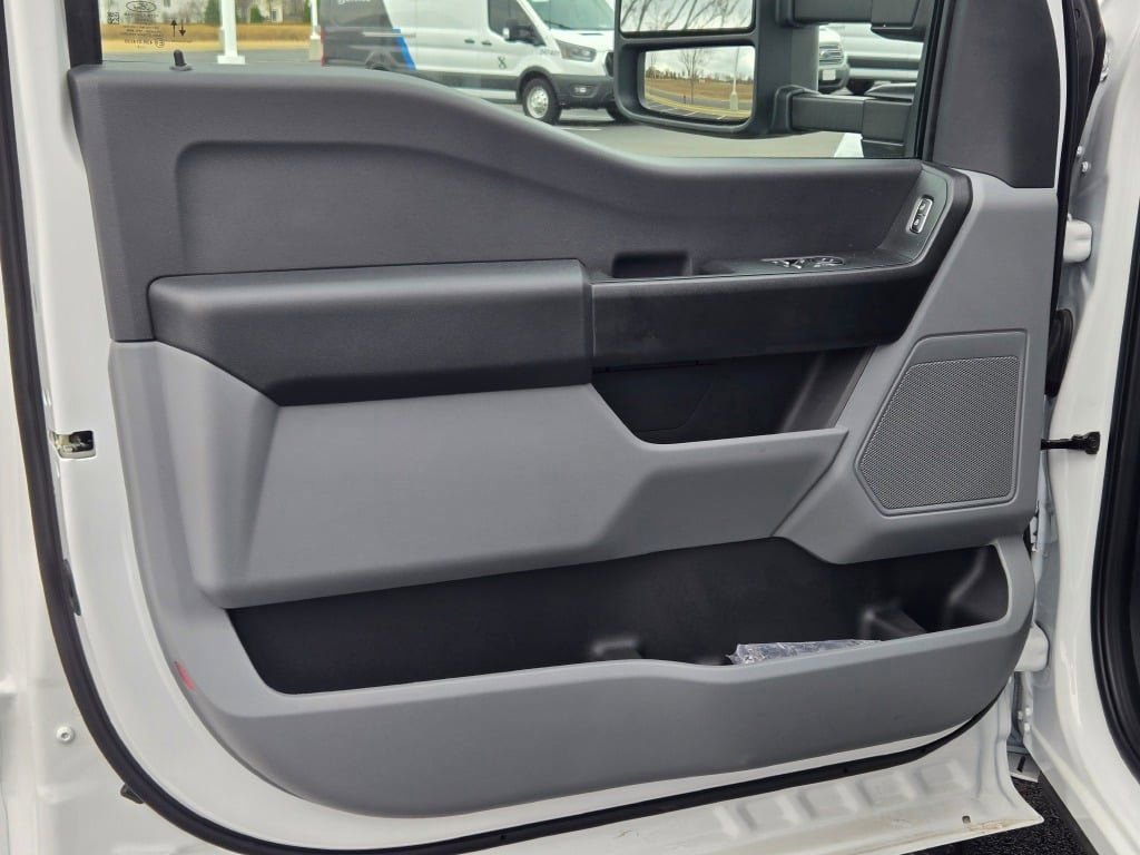 New 2025 Ford F350 XL w/ XL Chrome Package image 10