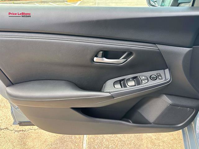 Used 2024 Nissan Sentra SV FWD image 18