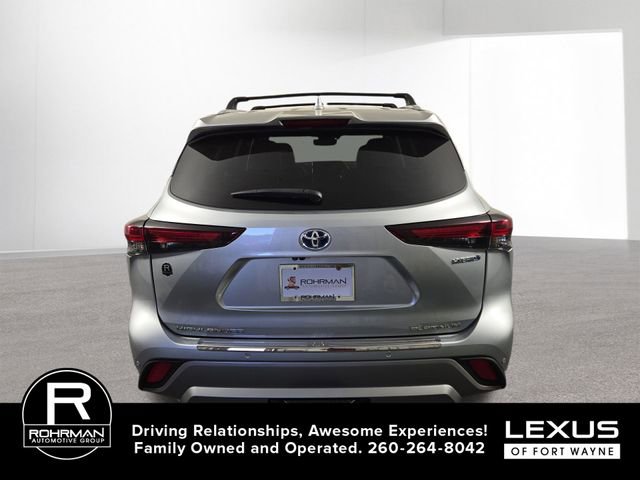 Used 2024 Toyota Highlander Platinum AWD/4WD image 9