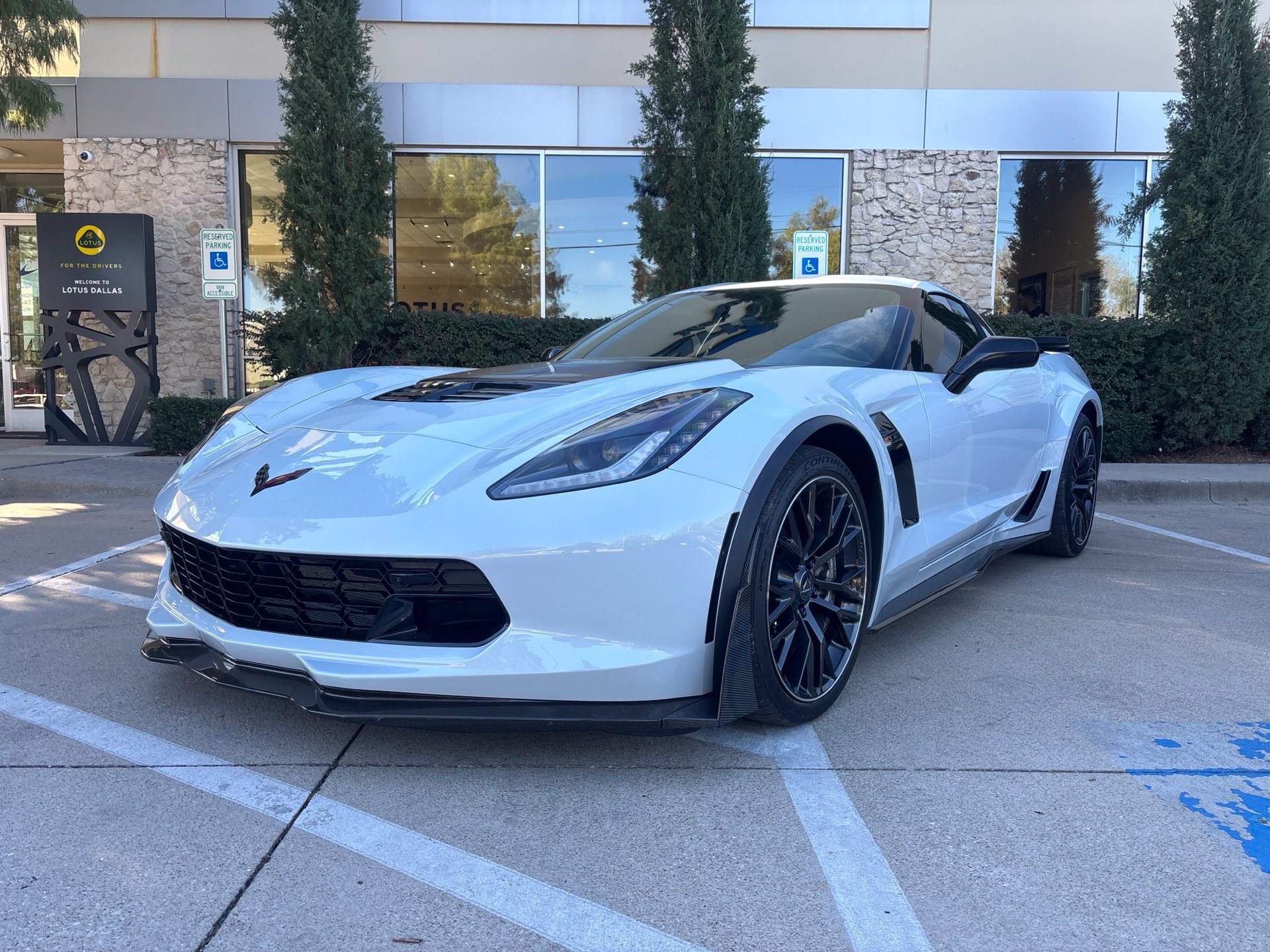 Used 2019 Chevrolet Corvette Z06 RWD image 2