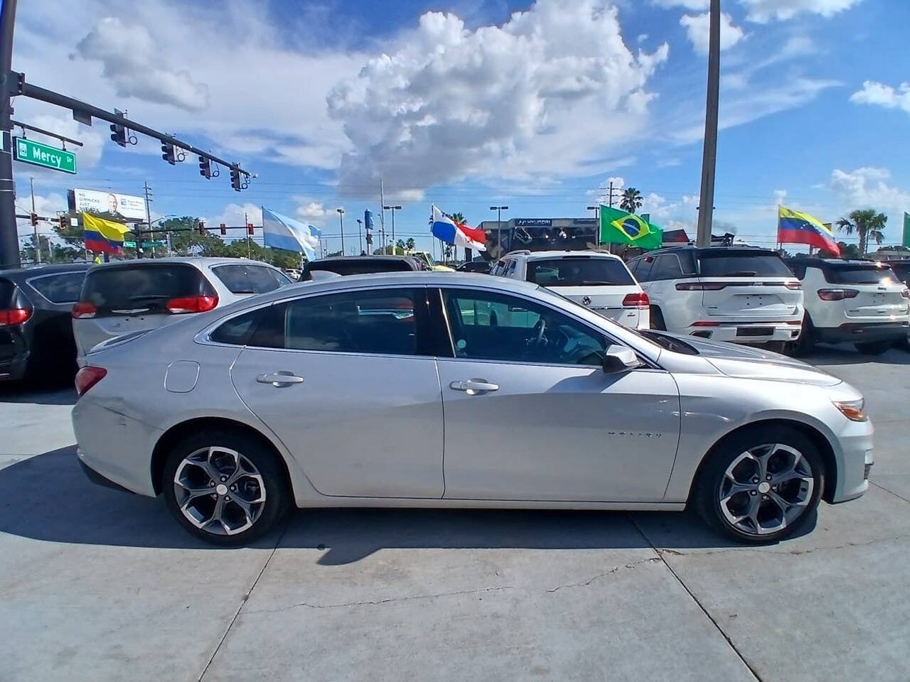 Used 2021 Chevrolet Malibu LT FWD image 7