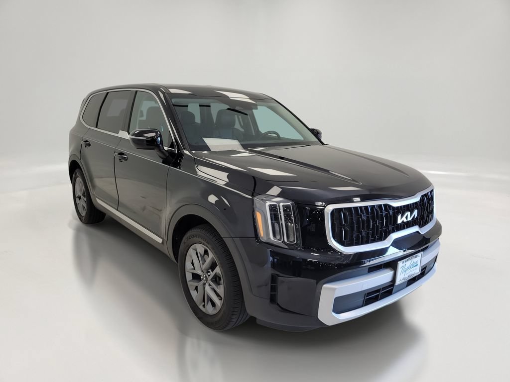 Used 2024 Kia Telluride LX FWD image 3
