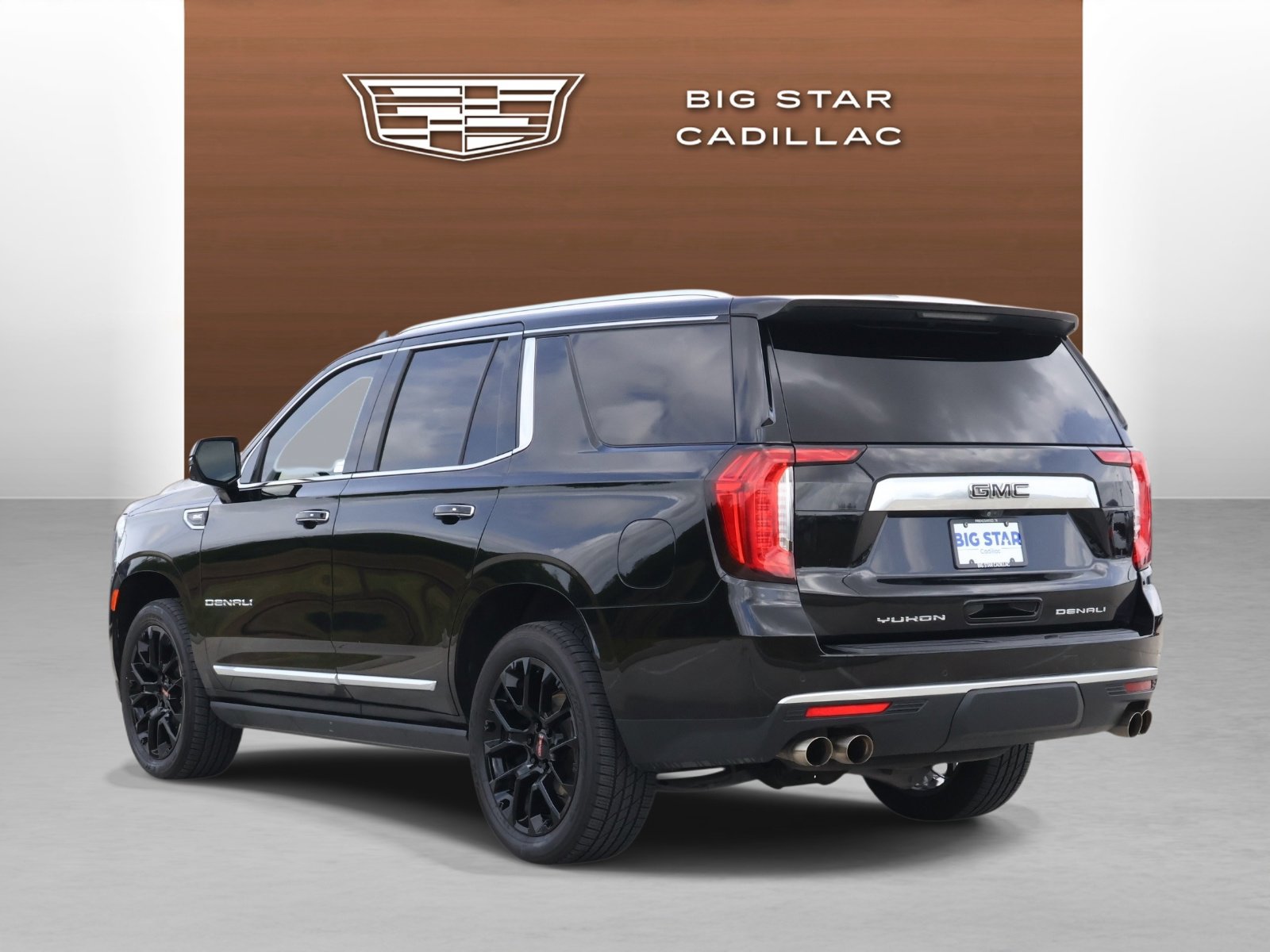 Used 2022 GMC Yukon Denali w/ Denali Ultimate Package image 3