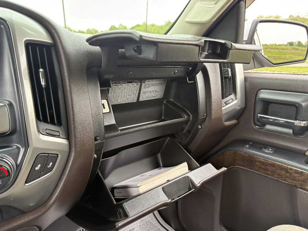 Used 2018 Chevrolet Silverado 1500 LT w/ All Star Edition AWD/4WD image 35