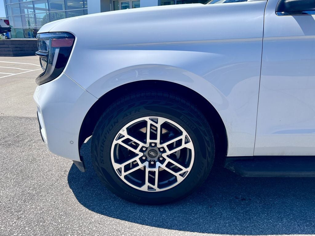 Certified 2025 Ford Expedition Active AWD/4WD image 35