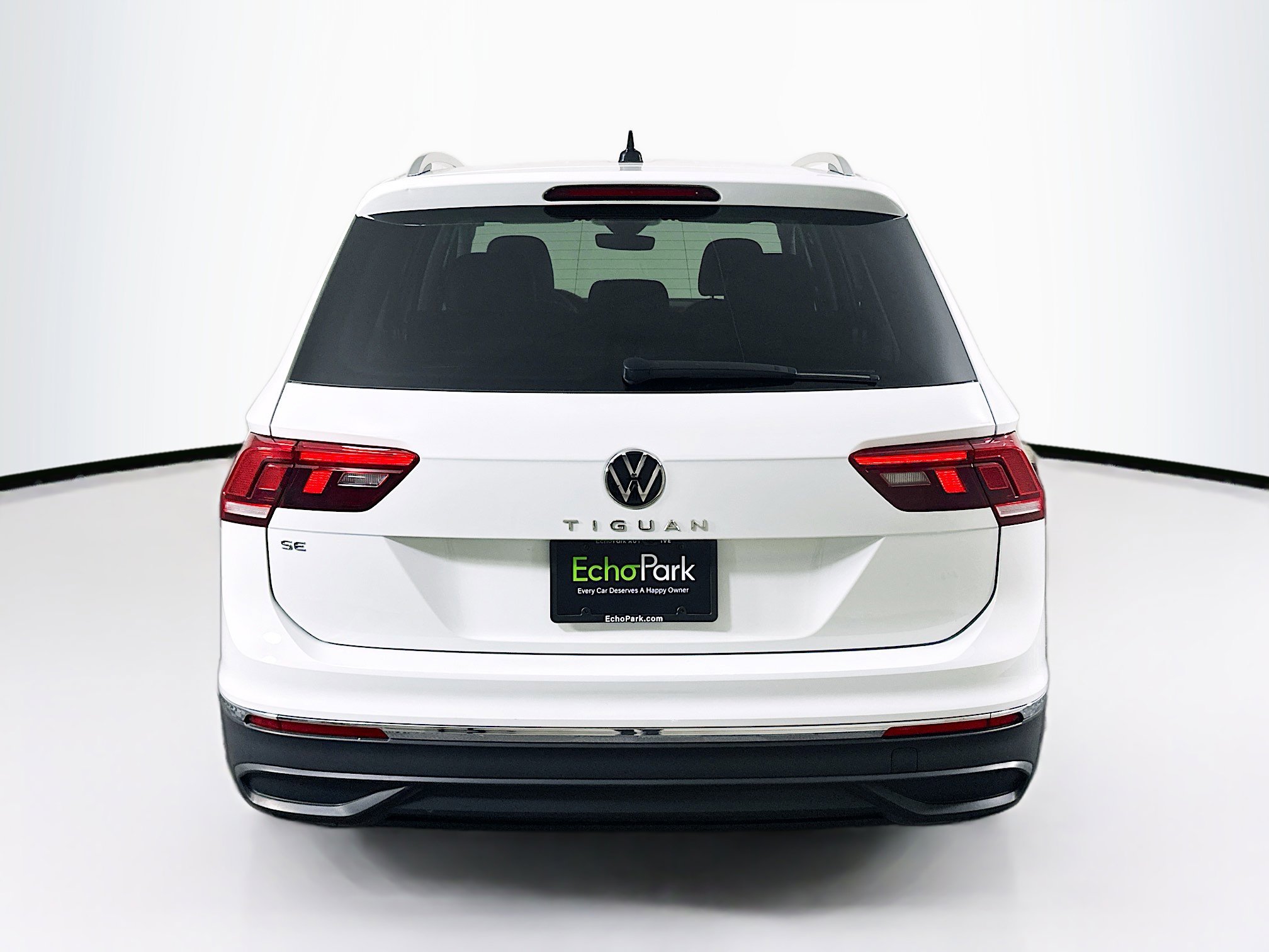 Used 2024 Volkswagen Tiguan SE image 7