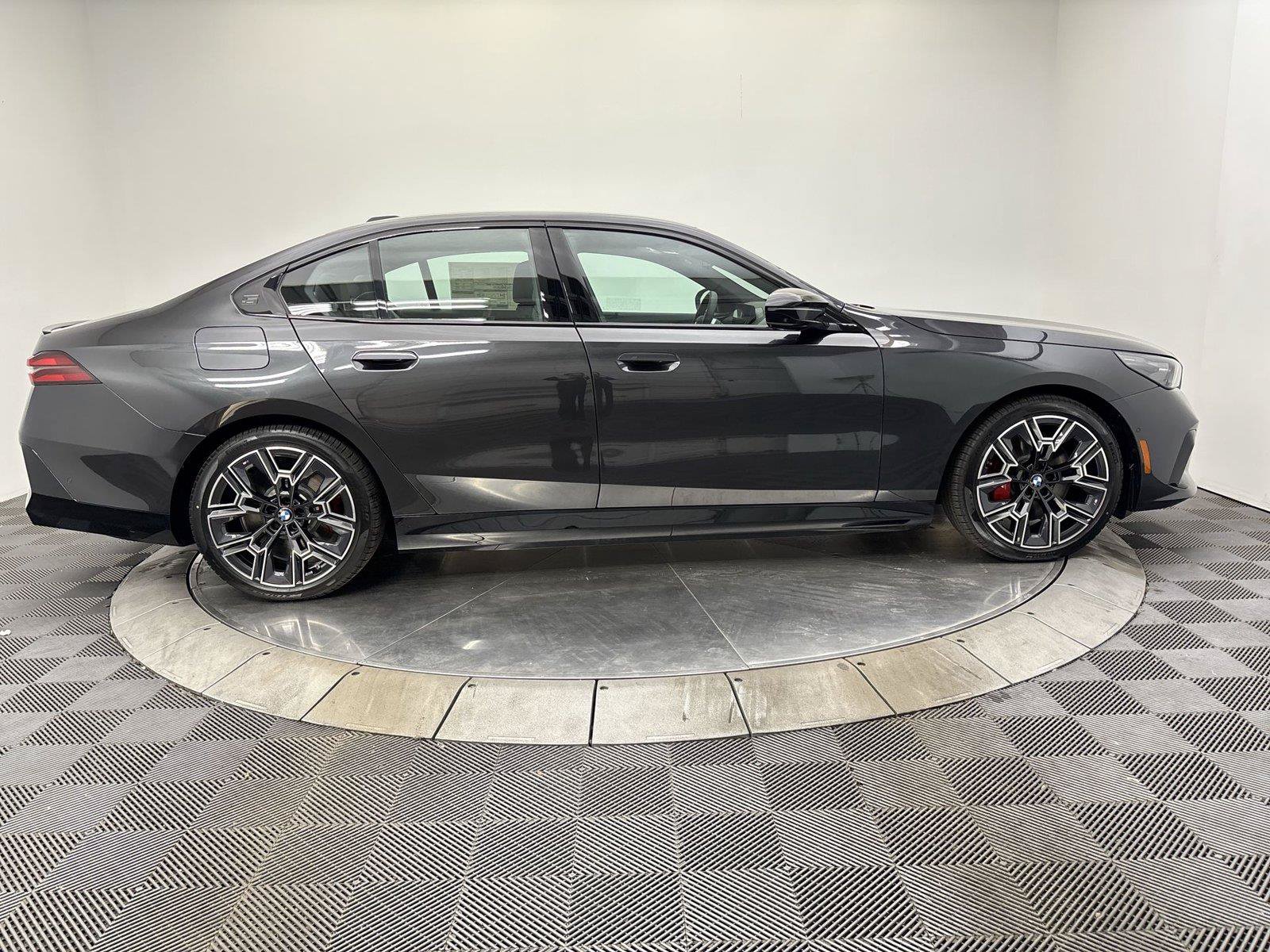 New 2026 BMW i5 M60 AWD/4WD image 17