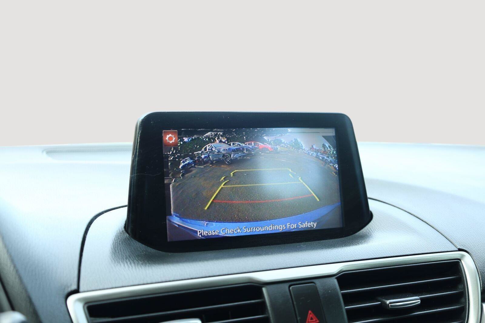 Used 2018 MAZDA MAZDA3 Touring FWD image 31
