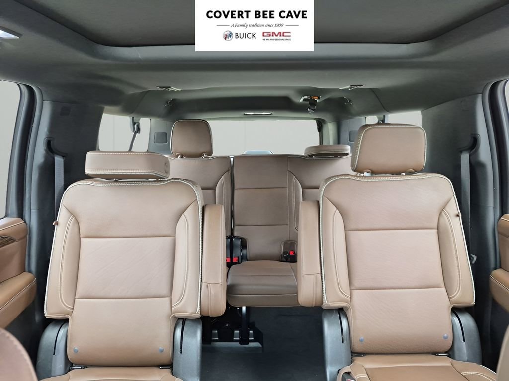 Used 2023 Chevrolet Suburban High Country image 44
