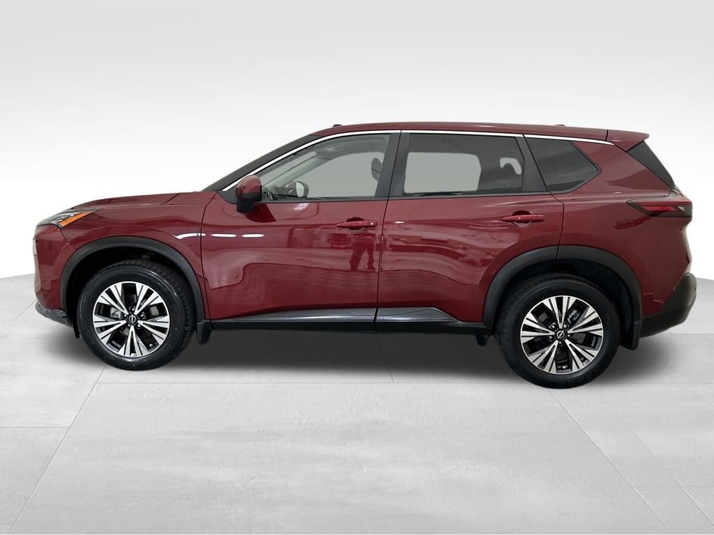Used 2023 Nissan Rogue SV image 2
