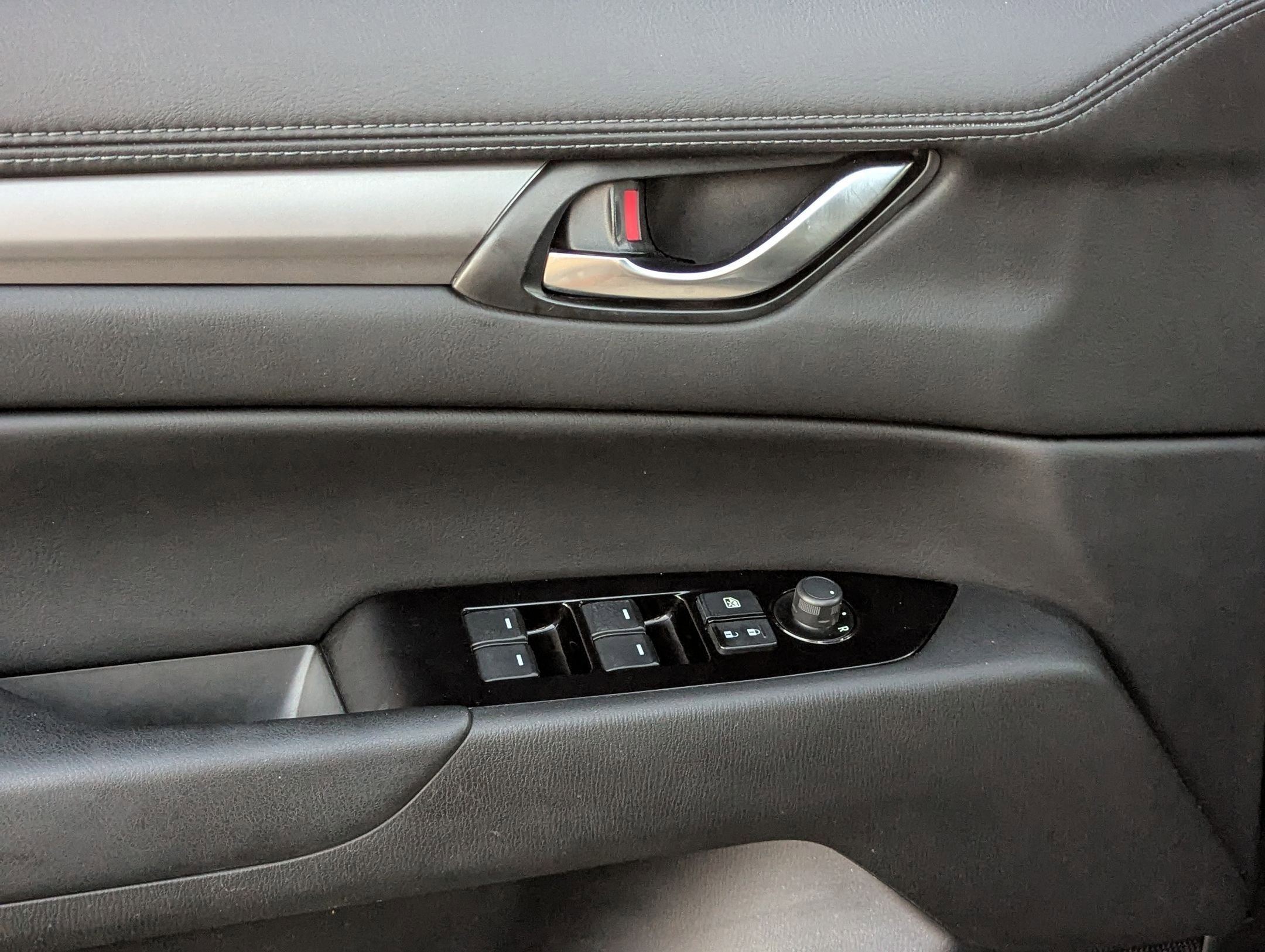 Used 2021 MAZDA CX-5 Touring image 12