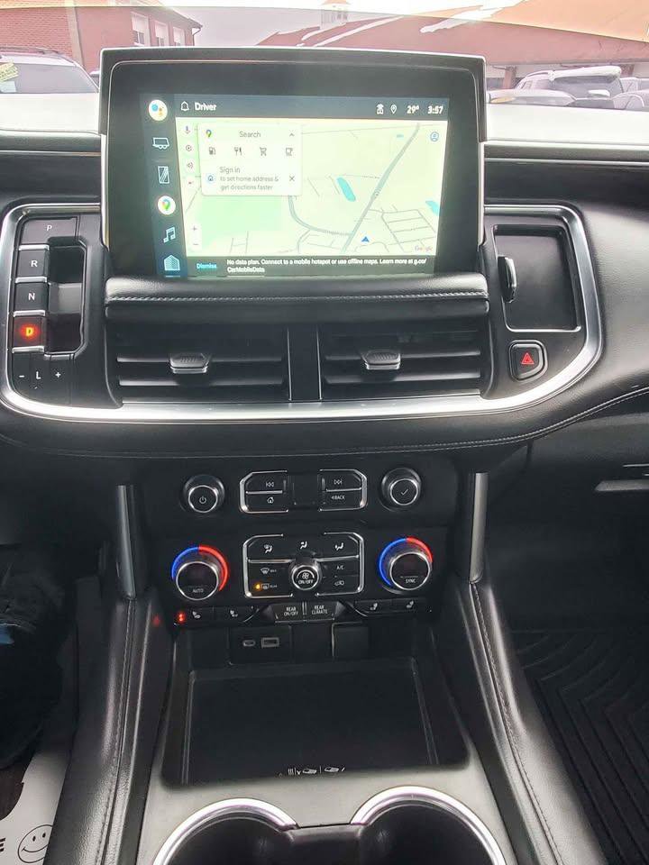 Used 2022 Chevrolet Suburban LT image 11