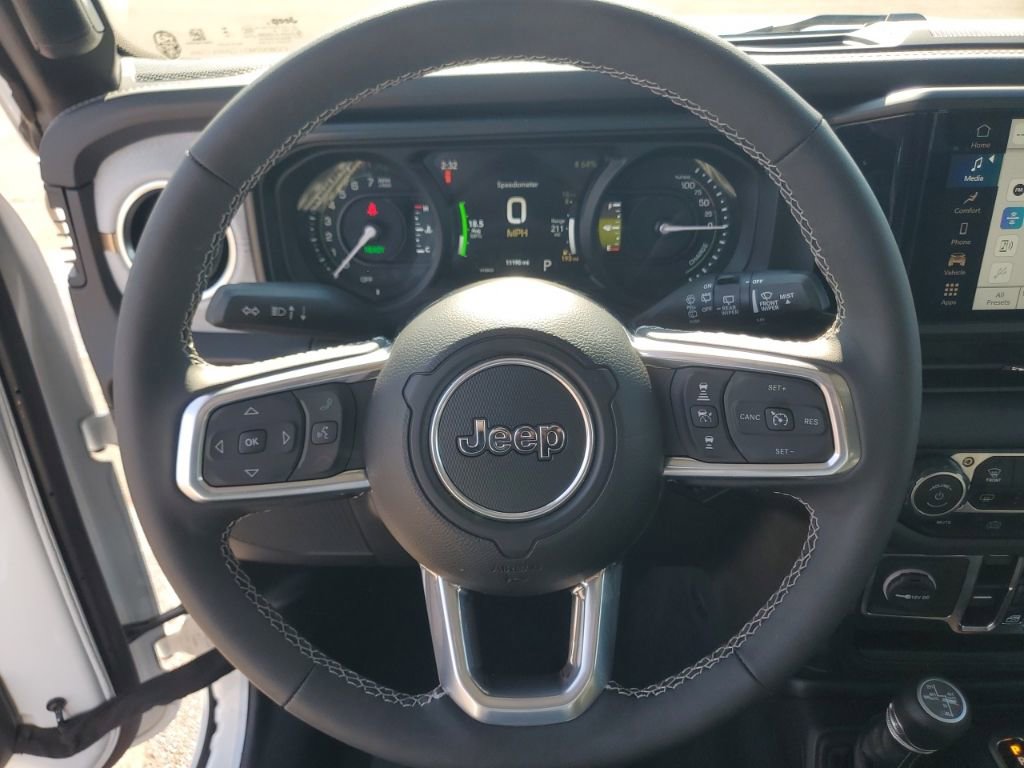 Used 2025 Jeep Wrangler Unlimited Sahara w/ Safety Group image 13