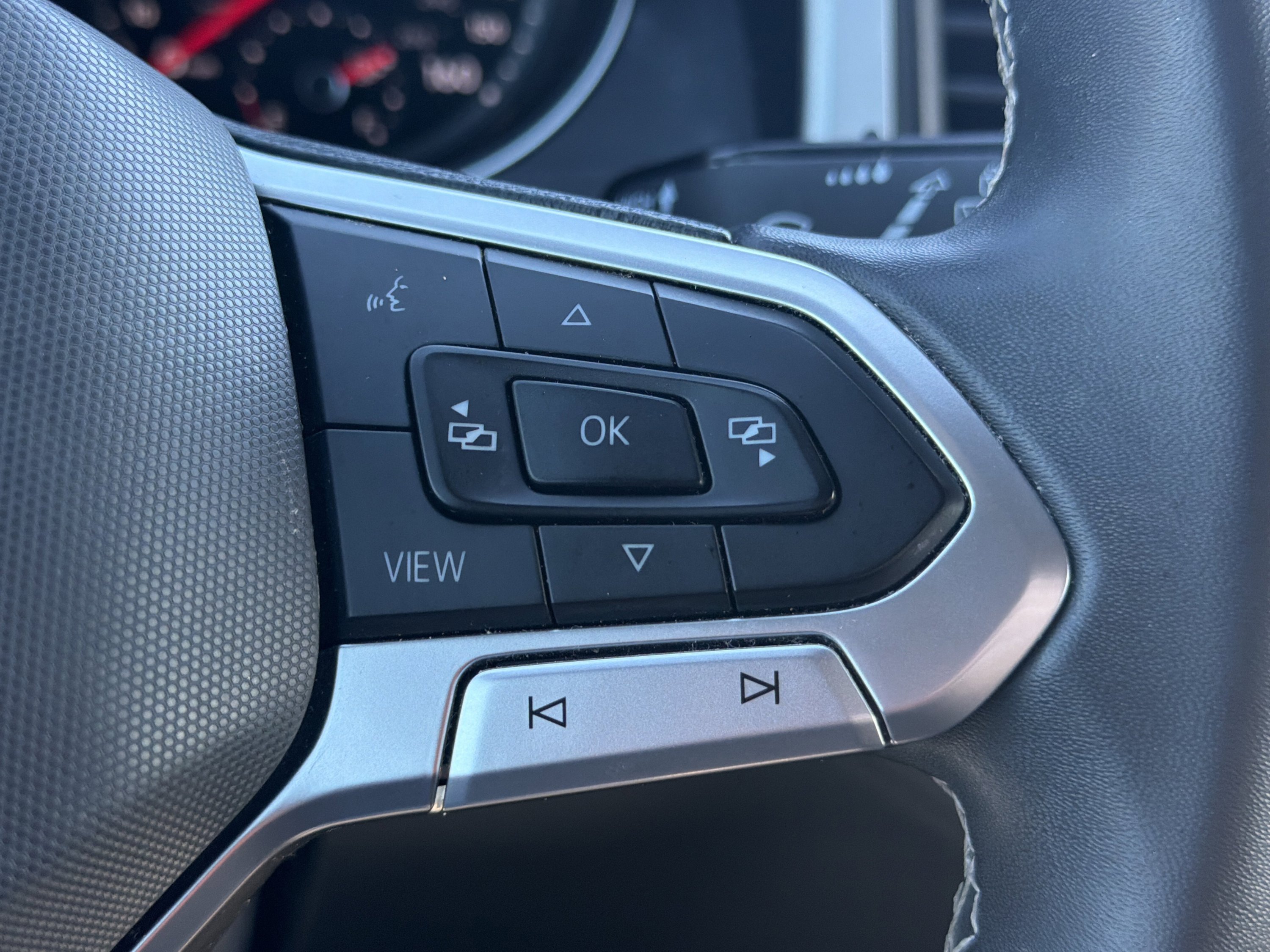 Used 2021 Volkswagen Atlas Cross Sport SE FWD image 54