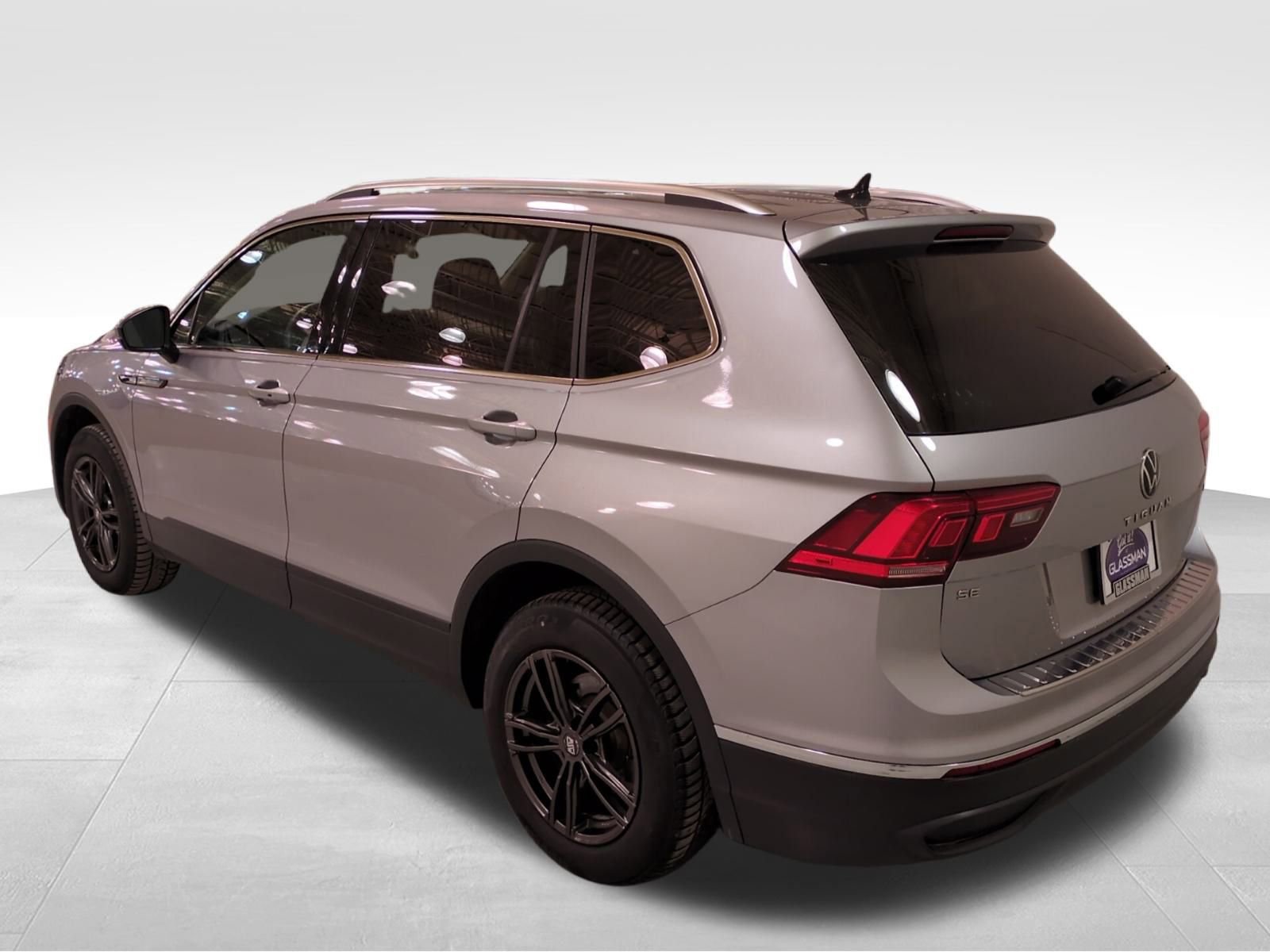 Used 2022 Volkswagen Tiguan SE image 6