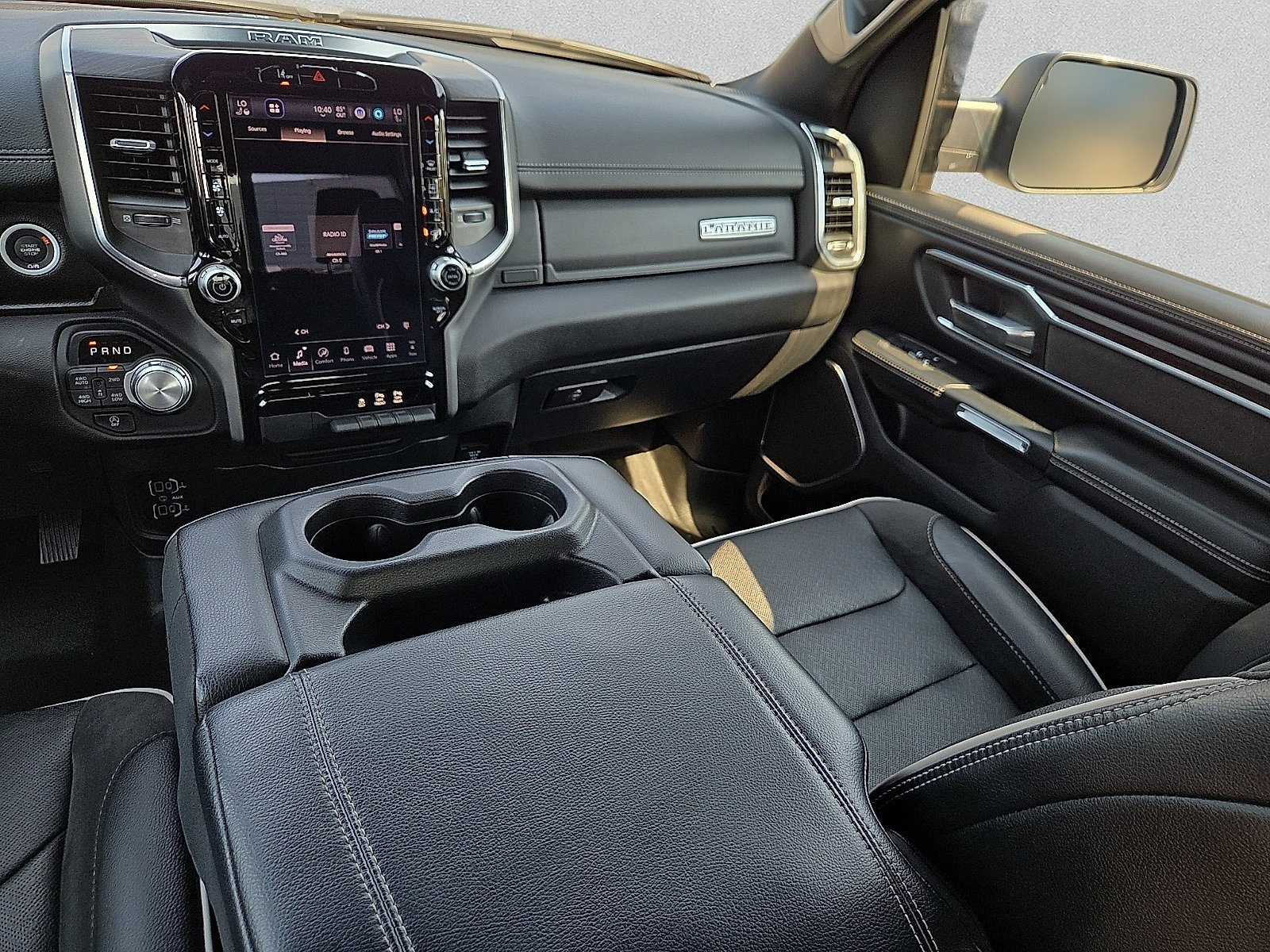 Used 2025 RAM 1500 Laramie AWD/4WD image 12