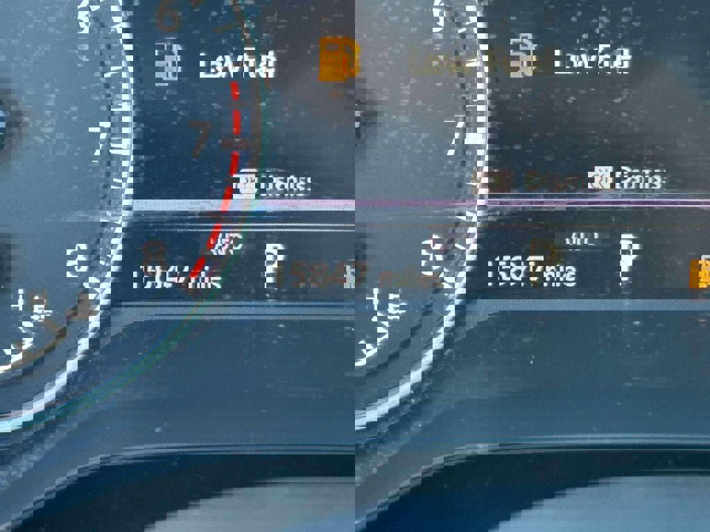 Used 2024 Nissan Pathfinder SV image 27