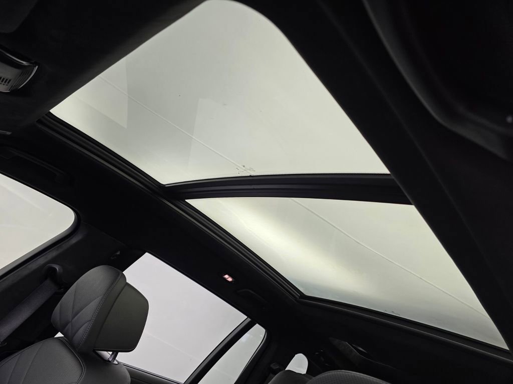 Used 2024 BMW X7 xDrive40i w/ M Sport Package image 11