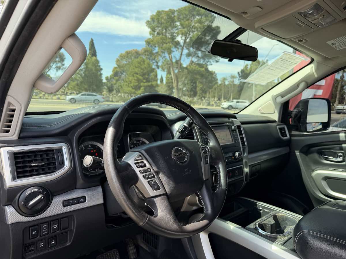 Used 2018 Nissan Titan PRO-4X w/ Pro-4x Utility Package AWD/4WD image 14
