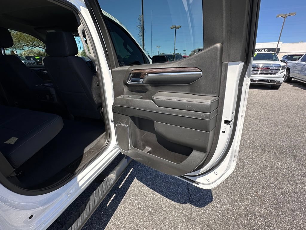 Used 2024 Chevrolet Silverado 1500 RST w/ Redline Edition AWD/4WD image 18