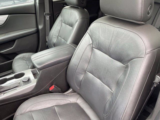 Used 2019 Chevrolet Blazer LT w/ Sun and Wheels Package FWD image 3