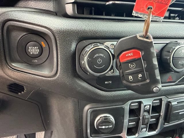Used 2024 Jeep Wrangler Unlimited AWD/4WD image 43