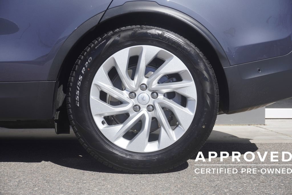 Used 2025 Land Rover Discovery S image 35